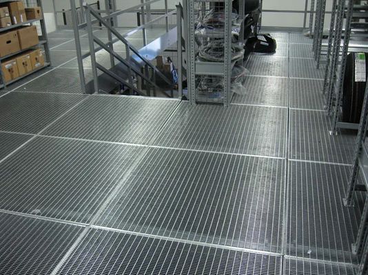 Hot DIP Galvanized Steel Grating with 10-Year Warranty for Heavy-Duty Anti-Slip Platforms