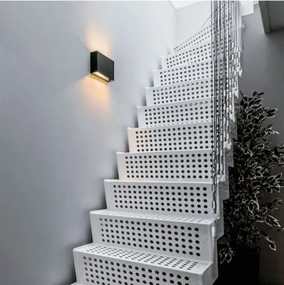 Hot DIP Galvanized Steel Grating Stair Tread with Square Grid for Trench Drain and Good Drainage