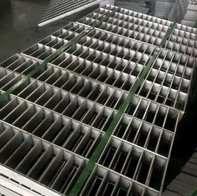Hot Dip Galvanized High Strength Steel Grating with Serrated Bar for Safety and Durability