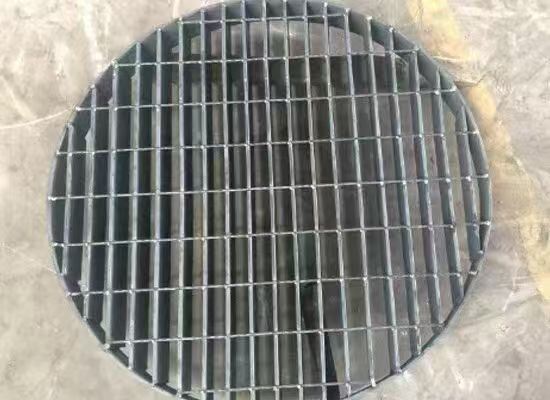 الفولاذ المقاوم للصدأ 304/316 الشبك مع 30mm محملة شريط المساحة لغطاء الخنادق المقاومة للتآكل والتصريف