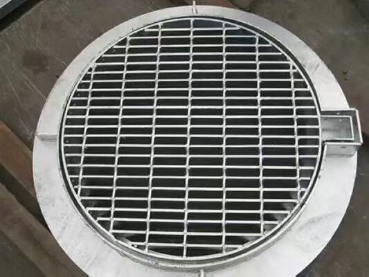 الفولاذ المقاوم للصدأ 304/316 الشبك مع 30mm محملة شريط المساحة لغطاء الخنادق المقاومة للتآكل والتصريف