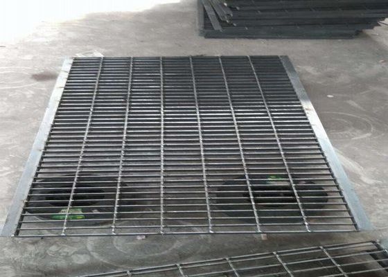 سغس المعادن المشابك للمداخل / مستطيلة مزراب 50 / 100mm الملتوية الملعب الملعب
