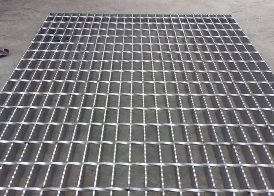سس صريف الملتوية بار الصلب الطابق المشبك 6 × 6 ملليمتر عادي بار 32 ملليمتر × 5 ملليمتر