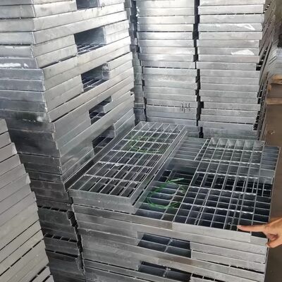 25X3 مم شبكة فولاذية مسننة قابلة للإزالة ومجلفنة لمنصات وممرات مانعة للانزلاق